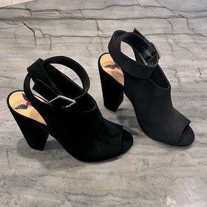 Penny Loves Kenny Black Suede Peep Toe Block Heel 7.5 or 7 1/2